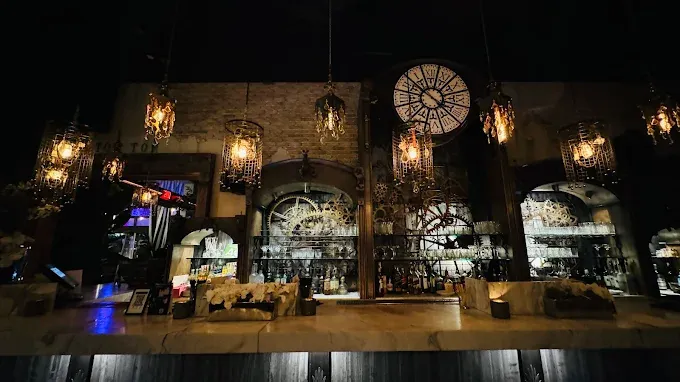 tomtom restaurant and bar interior